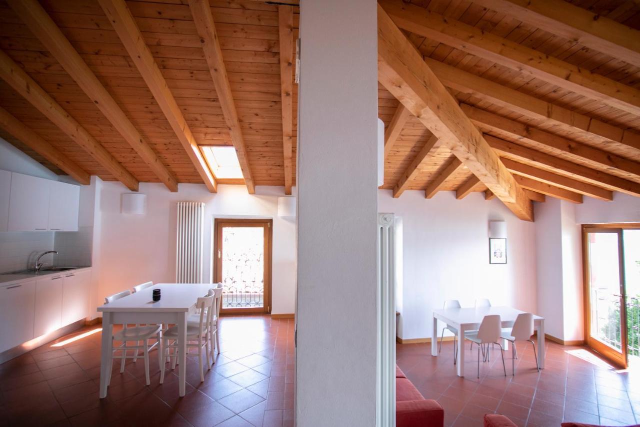 Iseolakerental - Casa Del Pescatore Riva di Solto Exterior foto