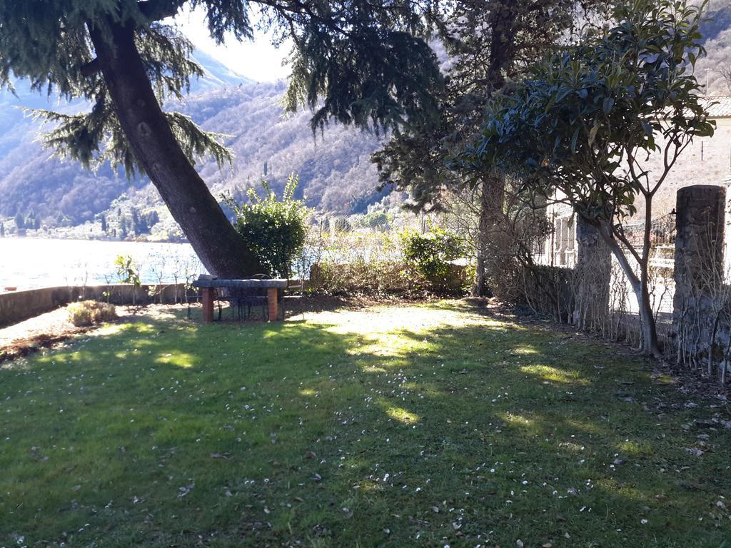 Iseolakerental - Casa Del Pescatore Riva di Solto Exterior foto